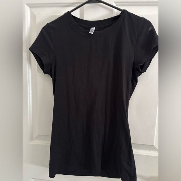 Vintage Reserved Black T-Shirt w/Angel Wing Design on Back - Picture 3 of 3